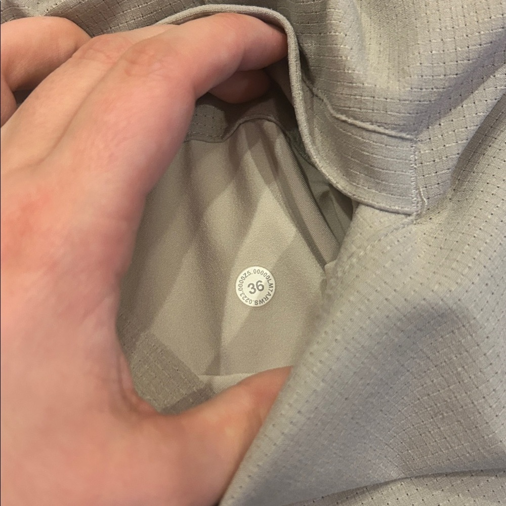 Lululemon Men's Commission Classic-Fit Short 7" Ventlight - Picture 7 of 8